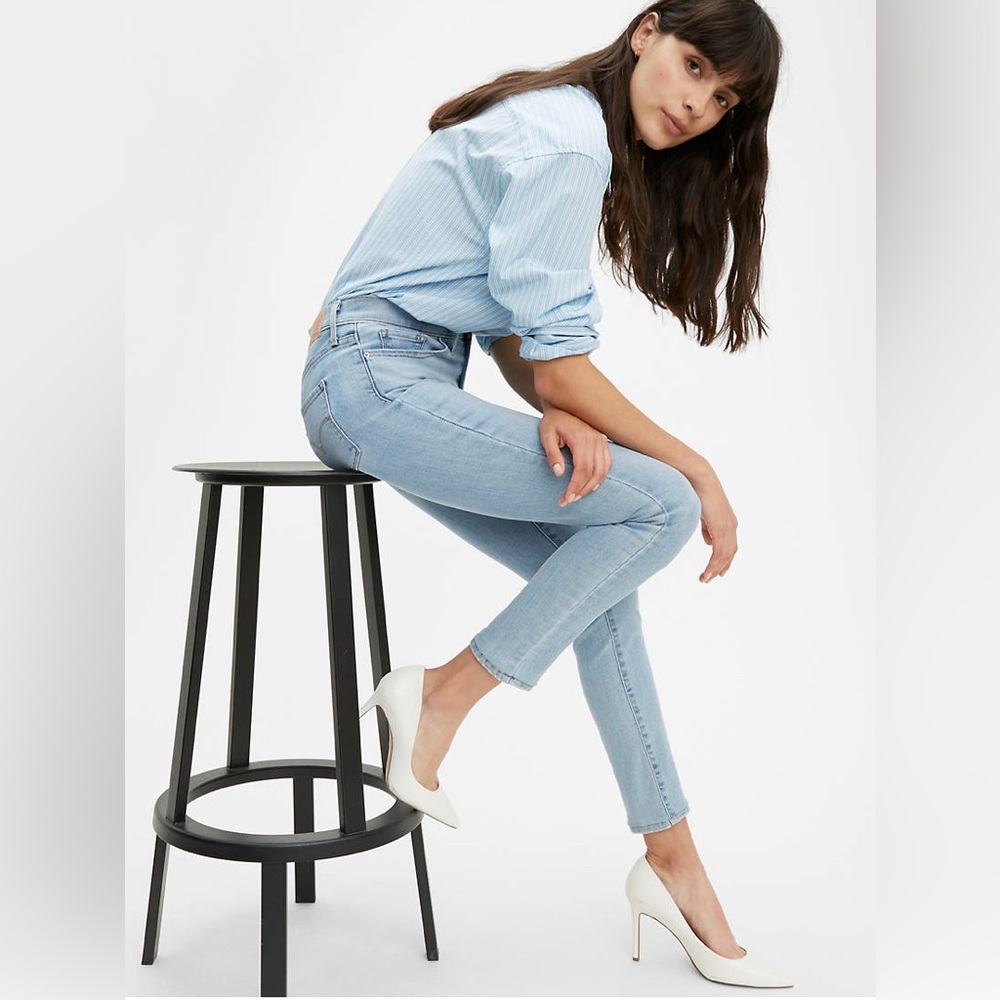 Levi’s Shaping Skinny Jeans